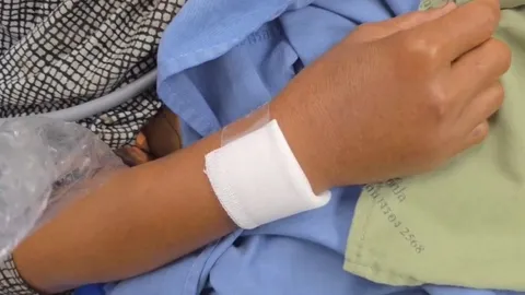 "งูกะปะ" ฉกชาวบ้านเป็นรายที่ 5 หลังเข้าป่าเก็บเห็ด รายได้ดีวันละ 1-2 พัน