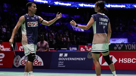 ศึกสายเลือด “บาส-เฟม” ชนะ “โอโม่-ปอป้อ” 2-0 ลิ่วรอบสอง ”ฮ่องกง โอเพ่น 2025“