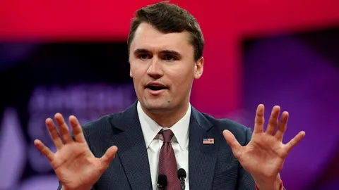 ช็อก ชาร์ลี เคิร์ก ผู้สนับสนุนทรัมป์คนดัง ถูกยิงดับในอีเวนต์มหาวิทยาลัย