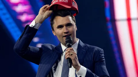 รู้จัก ชาร์ลี เคิร์ก ผู้ผลักดันแนวคิดอนุรักษ์นิยม ก่อนถูกยิงดับในวัยเพียง 31 ปี