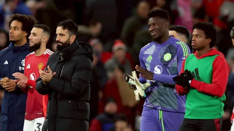 แมนยูฯ จะดีขึ้น แฉ "อโมริม" ปล่อย "โอนาน่า" เหตุซ้อมไร้ใจ-รั่วไม่พัก แต่ขอค่าจ้างเพิ่ม