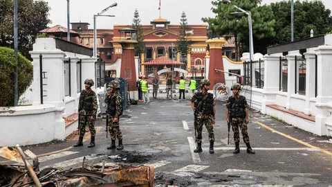 กองทัพเนปาลลาดตระเวนคุมสถานการณ์ประท้วงรุนแรง ดับแล้ว 30 ศพ เจ็บอีกกว่า 1,000 คน