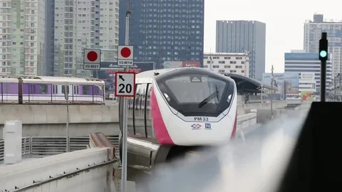 ปิดบริการชั่วคราว รถไฟฟ้าสายสีชมพู ช่วงศูนย์ราชการฯ-กรมชลฯ NBM แจง ระบบรางจ่ายไฟฟ้าขัดข้อง