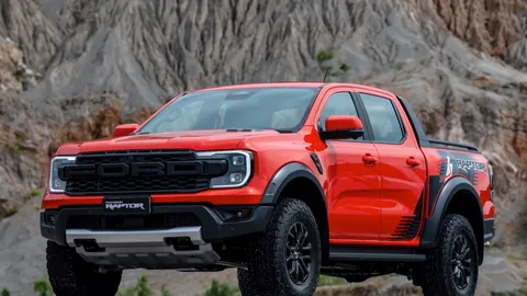 เปลี่ยนสติ้กเกอร์! ส่อง กระบะสามรุ่นย่อย FORD RANGER EXTRA PACK 