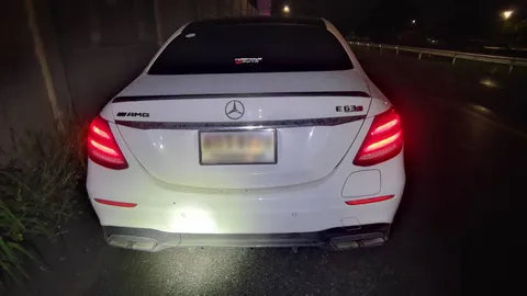 เบนซ์ซิ่งชนลุงขับจยย. จอดรอข้ามสะพานเสียชีวิต นำตัวหนุ่มคนขับวัย 19 ไปสอบปากคำเพิ่ม