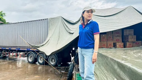 เรืองรัตน์ ภูชยันตร์ หญิงแกร่งในวงการโลจิสติกส์ สร้างตัวด้วยความอดทนเปิดกว้างรับโอกาสที่เข้ามา