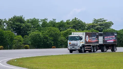 ตรีเพชรอีซูซุเซลส์ ผนึกกรมการขนส่งฯ จัดการแข่งขัน "อีซูซุยอดนักขับมือทอง"