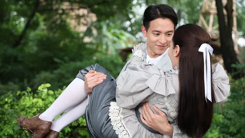 เจมส์-เบลล่า เปิดโหมดหวาน เสิร์ฟความโรแมนติกคู่ข้าวใหม่ปลามัน ใน "เจ้าคุณพี่กับอีนางคำดวง"