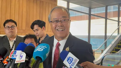 "ชูศักดิ์" เผยเพื่อไทยเตรียมเสนอแก้รัฐธรรมนูญ ตั้ง ส.ส.ร. โดยอ้อม