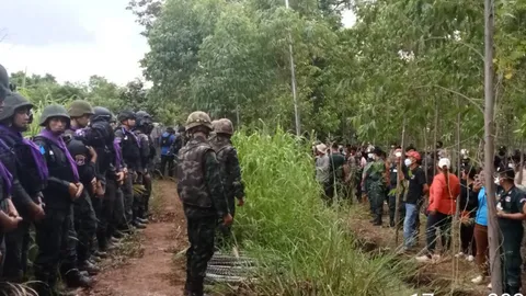  บ้านหนองหญ้าแก้ว กระสุนยาง-แก๊สน้ำตา ปราบม็อบกัมพูชา หลุมพลางปฏิบัติการมวลชน