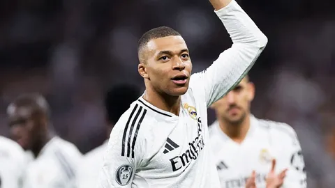 “เอ็มบัปเป้” รู้ตัวไม่ใช่เต็งจ๋าคว้า “บัลลงดอร์ 2025” ขอเชียร์เพื่อนผ่านจอ