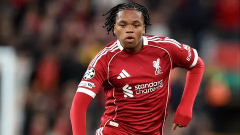 ประวัติศาสตร์ใหม่ "เอ็นกูโมฮา" ทุบสถิติ "ลิเวอร์พูล" อีกครั้ง เด็กสุดในบอลถ้วยยุโรป