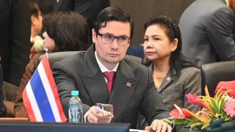 "รังสิมันต์" เบรกกัมพูชาหน้าหงายกลางวงประชุมสภาอาเซียน หลังขอยัดไส้ให้ไทยเปิดด่าน