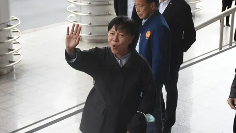 ศาลพิพากษาแก้ ยกฟ้อง "เจ๊ปอง" คดีบุก NBT คุกน้องสนธิ 6 เดือน ไม่รอลงอาญา