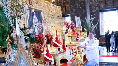 รัฐบาล จัดพิธีเจริญพระพุทธมนต์-ทำบุญตักบาตร วันพระบรมราชสมภพครบ 100 ปี ร.8