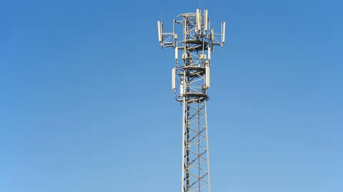 คนไทยใช้เน็ตพุ่ง กสทช. คาดหากไม่ประมูลคลื่นความถี่เพิ่ม สิ้นปี 68 เสี่ยงเน็ตช้า-สัญญาณล่ม