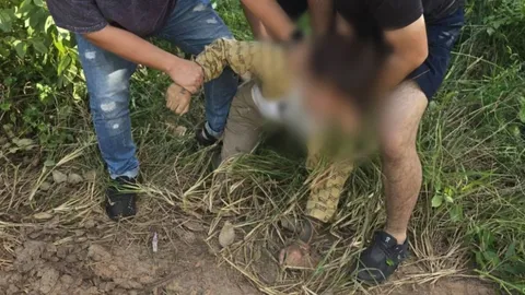 ไม่รอด จับ “ท็อป” หัวหน้าแก๊งฟันมือเด็กหญิง 14 ปี คาดเตรียมหนีไปกัมพูชา