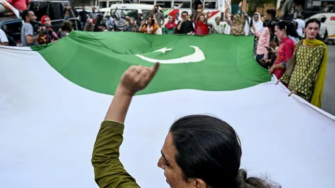 ช็อก พบศพหญิงข้ามเพศ 3 รายถูกยิงพรุน ทิ้งร่างไว้ข้างถนนในปากีสถาน