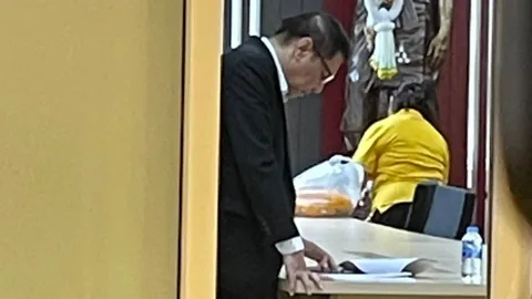 “พระคึกฤทธิ์” ส่งทนายพบตำรวจ บิ๊กเต่า เผย “สีกาเยอรมนี” เตรียมกลับไทย เร็วๆ นี้