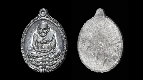 เหรียญหลวงปู่ทวด (เปิดโลก) เนื้อตะกั่ว “องค์ครู” สร้างเพียง ๕ เหรียญเท่านั้น