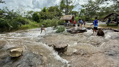 เปิดจุดเช็กอินใหม่ ม่านน้ำล้นสปิลเวย์ "อ่างเก็บน้ำหลุบหนองนอ" จ.ยโสธร