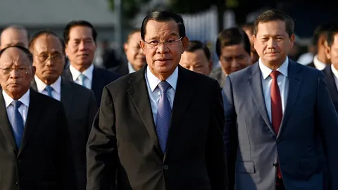 ฮุน เซน กร้าว ไม่ลดตัวขอให้ไทยเปิดด่าน ลั่นปิดอีก 100 ปีกัมพูชาก็ไม่ตาย