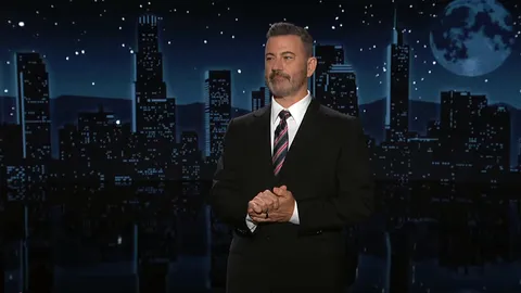 "จิมมี คิมเมล" คืนจอ ย้ำ "ไม่ตั้งใจทำให้เรื่องฆาตกรรมชาร์ลี เคิร์ก เป็นเรื่องตลก"