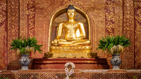 อัปเดต ปฏิทินวันพระเดือนตุลาคม 2568 วันพระเดือนนี้ วันไหนบ้าง ทำบุญเสริมดวงชะตาชีวิต