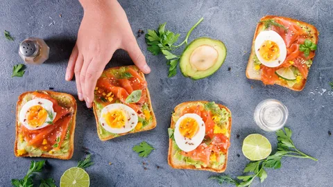 รวม 10 เมนูอะโวคาโดแสนอร่อย พร้อมวิธีทำแสนง่าย ใช้เวลาไม่นาน