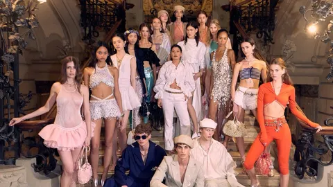 "เจ้าฟ้าสิริวัณณวรีฯ" ทรงนำแบรนด์ SIRIVANNAVARI บุกมิลานแฟชั่นวีก