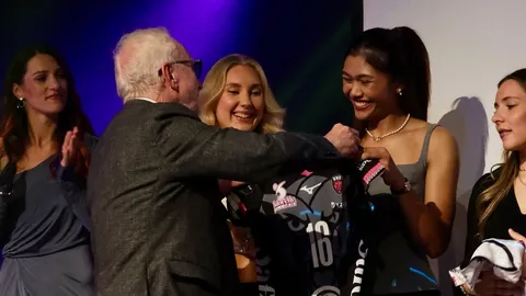 ประมวลภาพ “บีม พิมพิชยา” เปิดตัวต่อหน้ากองเชียร์ “ว็องเดิฟร์ แนนซี” ก่อนลุยลีกฝรั่งเศส