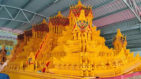 สกลนคร จัดกิจกรรม “เยือนวิถีชน คนทำปราสาทผึ้ง” สัมผัสมนต์เสน่ห์ก่อนงานใหญ่แห่งปี