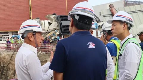 “พิพัฒน์” สั่ง เร่งคืนผิวจราจรเหตุถนนทรุดกลางกรุง ภายใน 14 วัน