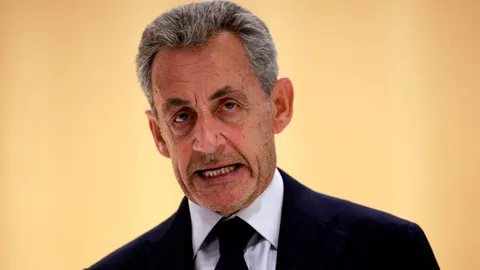 นิโกลาส์ ซาร์โกซี อดีต ปธน.ฝรั่งเศส โดนตัดสินจำคุก 5 ปี คดีรับเงินลิเบีย