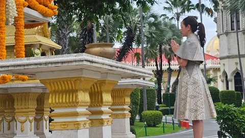 “จ๋า” ภริยา “อนุทิน” สักการะสิ่งศักดิ์สิทธิ์ทำเนียบฯ ขอพรให้นายกฯ ทำงานราบรื่น