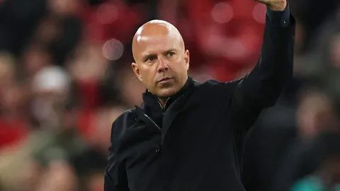 สล็อต มั่นใจรับมือได้ ยืนยันลิเวอร์พูล ไม่เร่งเสริมทัพกองหลังแทน เลโอนี่ ที่พักยาว