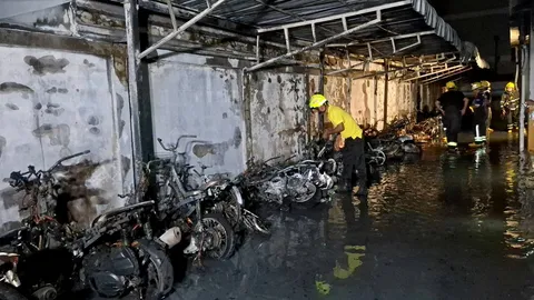 ไหม้ลานจอดรถ เผาวอดไป 35 คัน จักรยานยนต์ไฟช็อตลาม