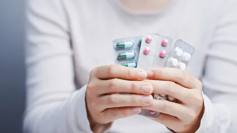 ห้ามกินยาคู่กับอะไร อาจส่งผลเสียต่อสุขภาพกว่าที่คิด