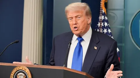 ทรัมป์เผย เตรียมตั้งกำแพงภาษี ภาพยนตร์ที่ผลิตนอกสหรัฐฯ อัตรา 100%