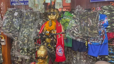 ศรัทธาคอหวย เสี่ยงเซียมซีขอโชค "ไอ้ไข่" วัดสนามชัย ได้ลุ้น "เลขเด็ด" 1/10/68