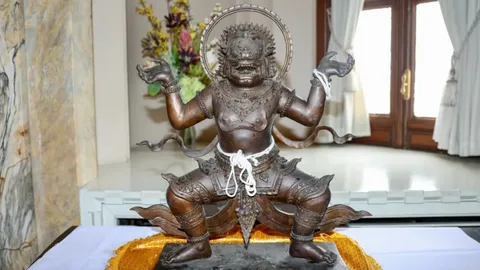 เปิดความเชื่อ "องค์นรสิงห์" รูปปั้นคู่ทำเนียบรัฐบาล หลังนายกฯ อนุทิน ย้ายกลับมาไว้เดิมอีกครั้ง