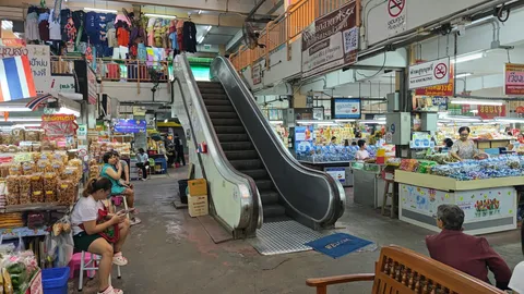 ปิดตำนาน "บันไดไม่เลื่อน" กาดหลวงเชียงใหม่ จุดเช็กอินยอดฮิตที่อยู่มากว่า 50 ปี