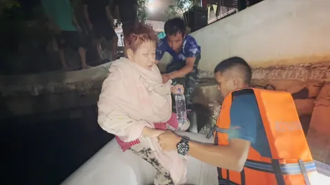 หญิงตกแม่น้ำแม่กลอง ลอยคอนานเกือบ 4 ชั่วโมง อธิษฐานสิ่งศักดิ์สิทธิ์จนรอดชีวิต