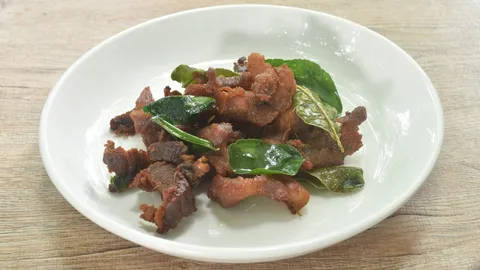 หมูทอดน้ำปลา สูตรง่ายๆ ที่ใครทำก็อร่อยจนติดใจ