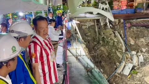 “อนุทิน” ลงพื้นที่ถนนทรุดสามเสนรอบดึก ติดตามแก้ปัญหา