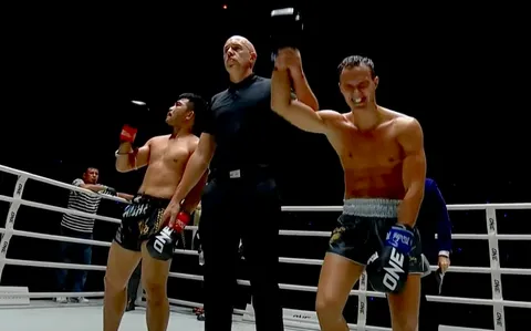 เต็มที่แล้ว !!! พระจันทร์ฉาย แพ้ โจนาธาน ดิ เบลล่า เสียเข็มขัดแชมป์โลก คิกบ็อกซิ่ง