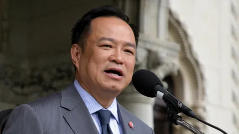 ดุสิตโพล คนคาดหวังนโยบาย “รัฐบาลอนุทิน” ด้านเศรษฐกิจ อยากเห็นแก้ปากท้อง-ค่าครองชีพ