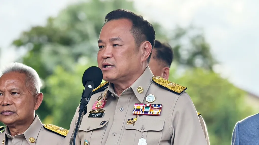 “อนุทิน” ไม่ตอบปม “ทักษิณ” ยื่นขออภัยโทษ บอก วันนี้ประชุมเรื่องน้ำ