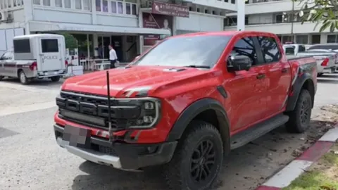 วิจารณ์ยับ "กระบะ" ดริฟท์รถวงเวียนบางแสน สุดท้ายไม่รอด ถูกตำรวจตามจับ-ยึดรถ