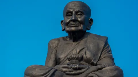 ประวัติหลวงปู่ทวด เกิดที่ไหน มีจริงไหม เปิดตำนานพระอริยสงฆ์ผู้ศักดิ์สิทธิ์